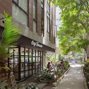 lush-loft-with-balcony-in-laureles.colombiamedellinhotels.com/